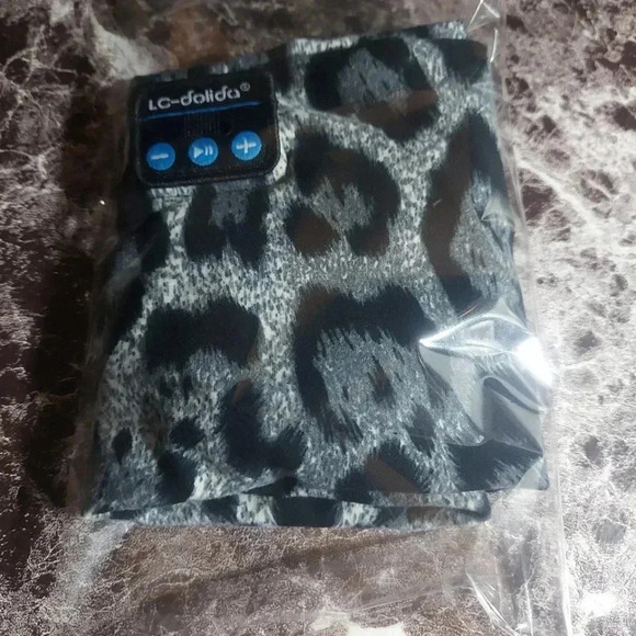 Animal Print Bluetooth Headband, Headphones, Sleep Mask - Picture 12 of 16